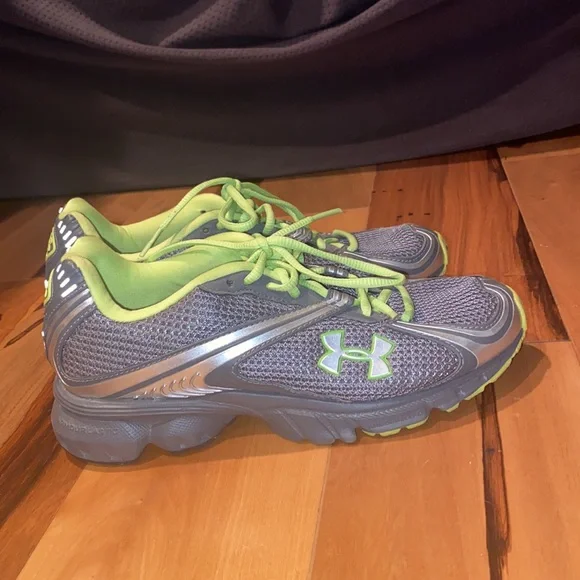 LIKE NEW- UNDER ARMOUR PROPHET 2 DCE PERFORMANCE RUNNING SHOES ~ WOMENS 6.5 - Picture 6 of 9